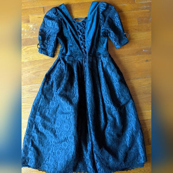 Dress. - Picture 2 of 2